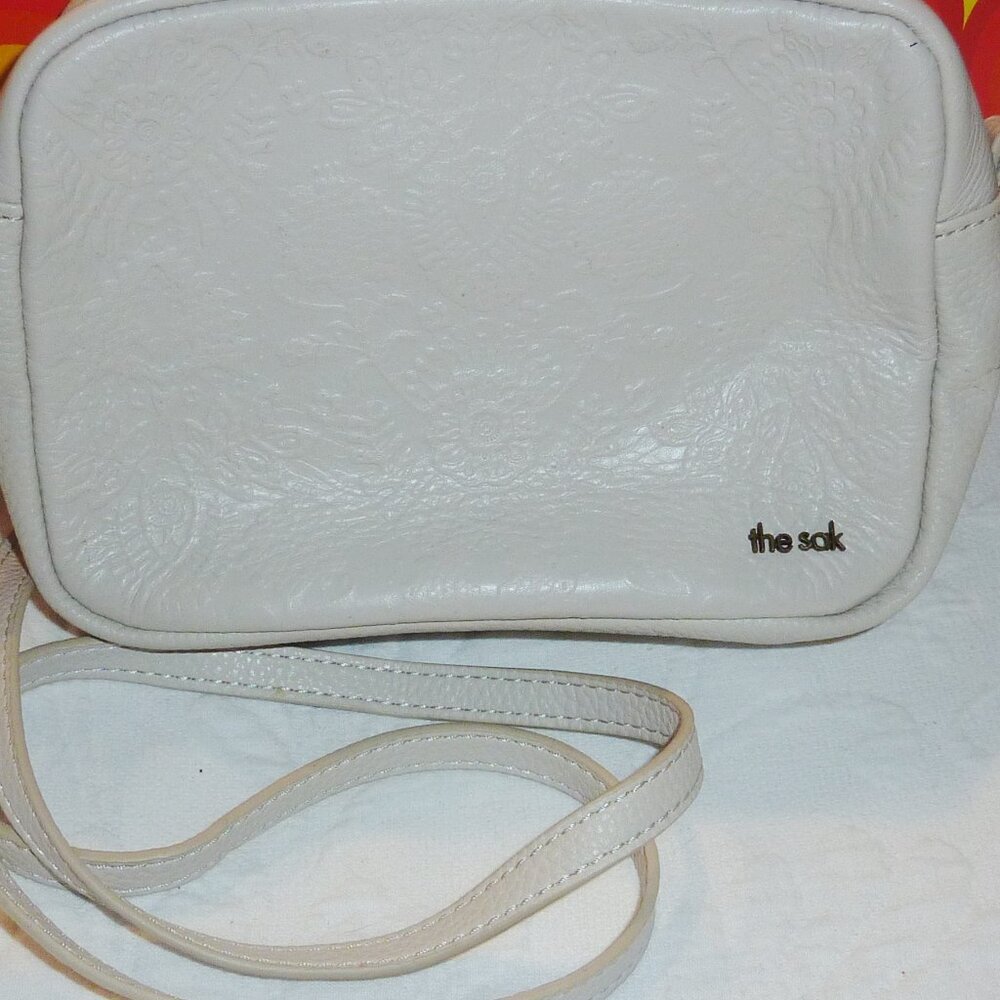 The Sak Pearl White Leather Crossbody Purse With Embossed Print